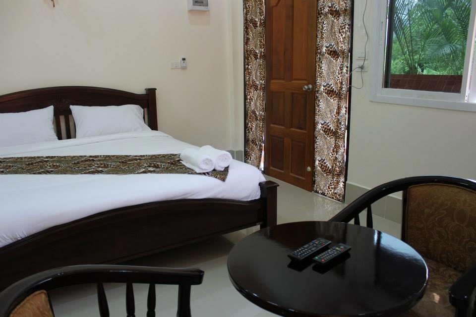 Baan Mek Lom Hotel Khao Lak Bagian luar foto