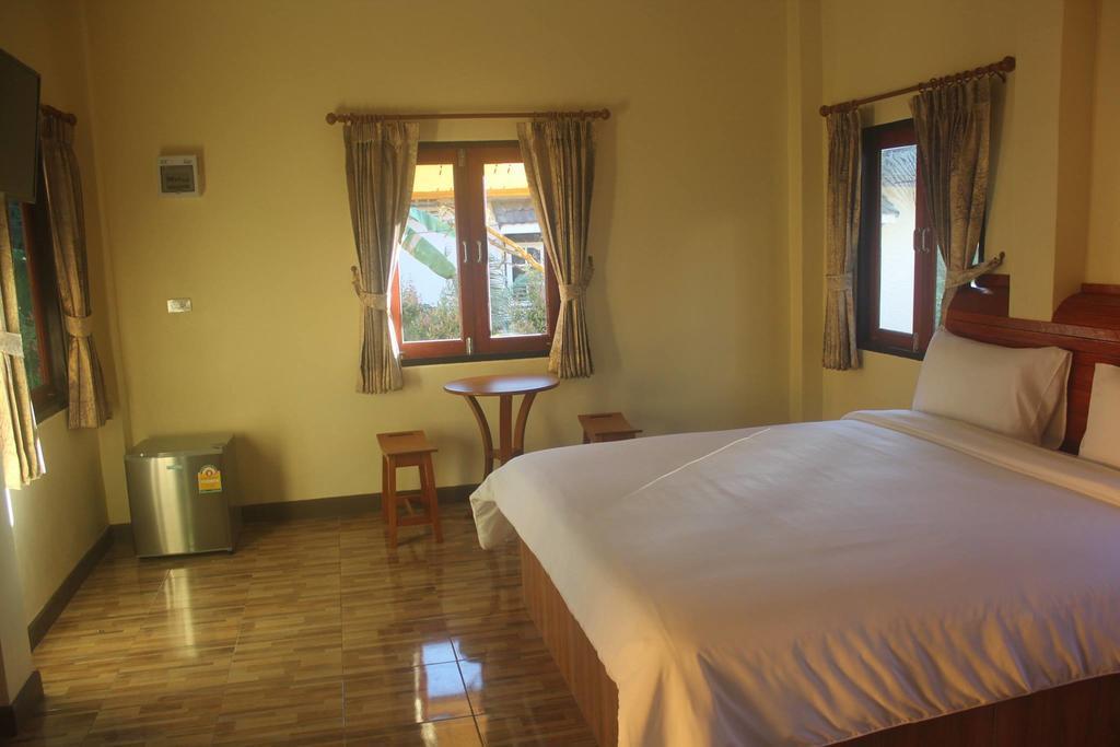 Baan Mek Lom Hotel Khao Lak Bagian luar foto