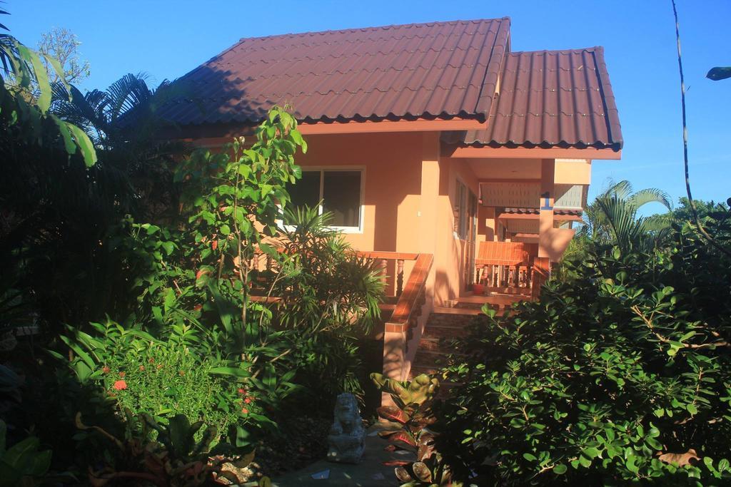 Baan Mek Lom Hotel Khao Lak Bagian luar foto