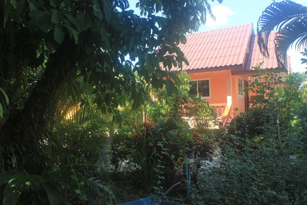 Baan Mek Lom Hotel Khao Lak Bagian luar foto