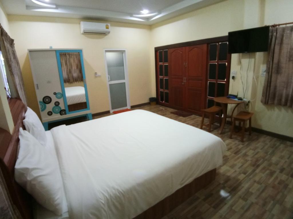 Baan Mek Lom Hotel Khao Lak Bagian luar foto